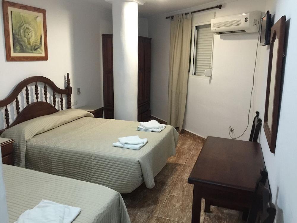 Manantiales Hotel *